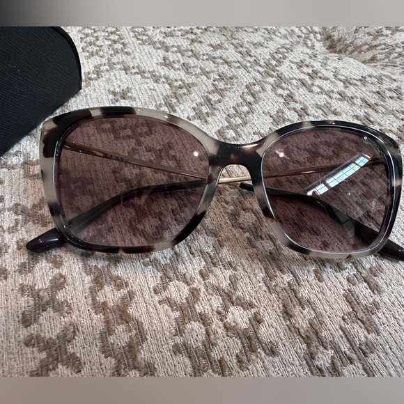 Prada Sunglasses Authentic with Case Tortoise Shell Gold Gradient Lens - Picture 4 of 8